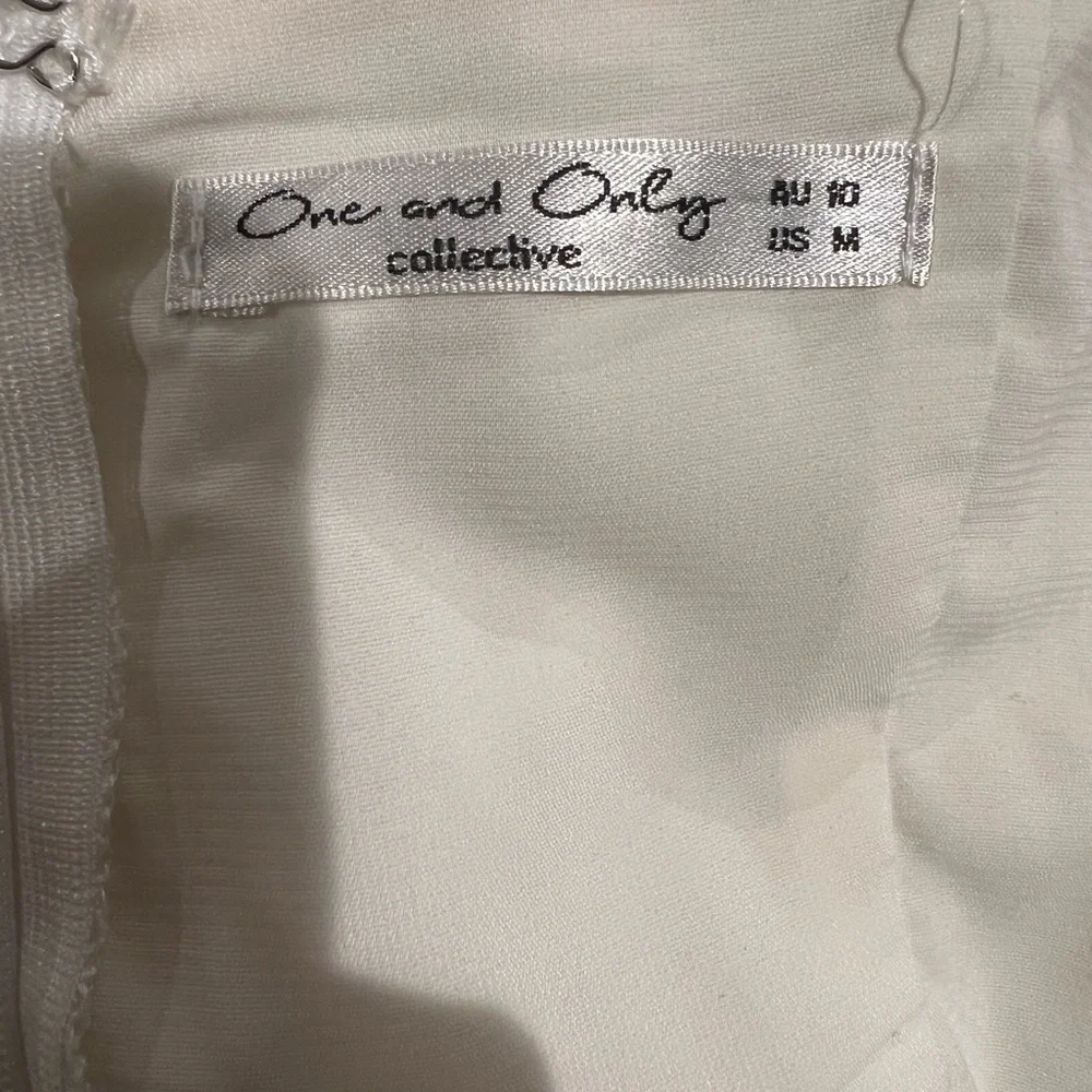 White satin side tie dress - Picture 3 of 4